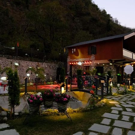 Granny'S Den Resort Rājpur 外观 照片