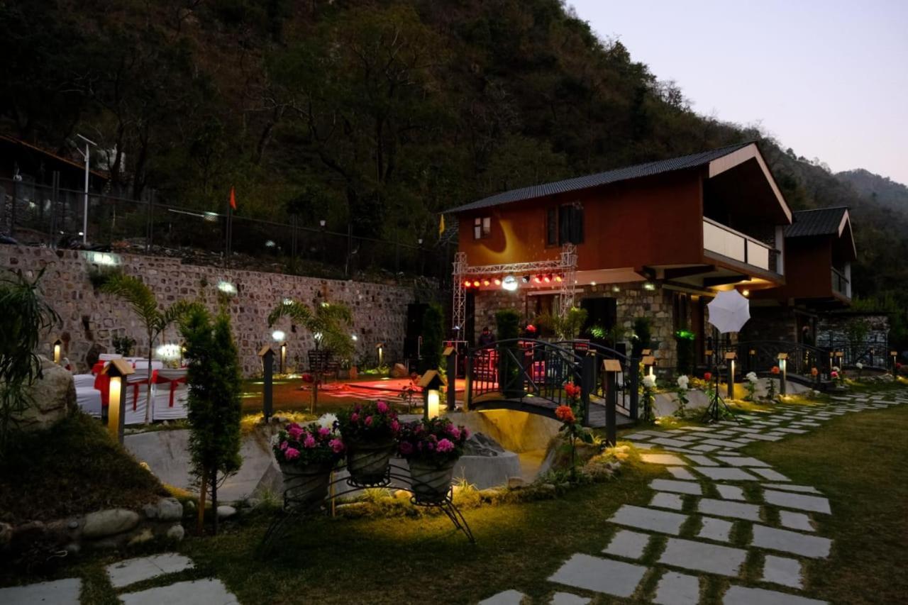 Granny'S Den Resort Rājpur 外观 照片