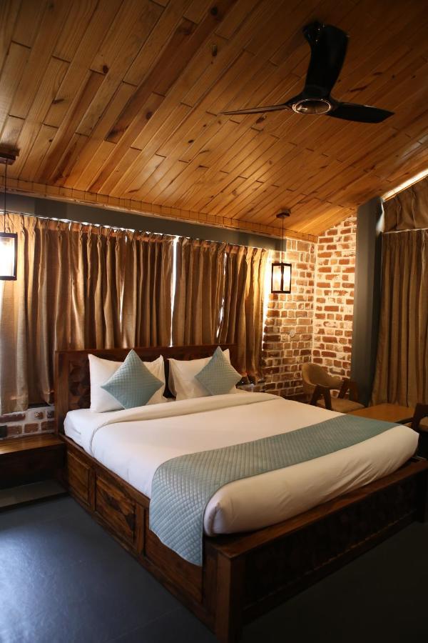 Granny'S Den Resort Rājpur 外观 照片