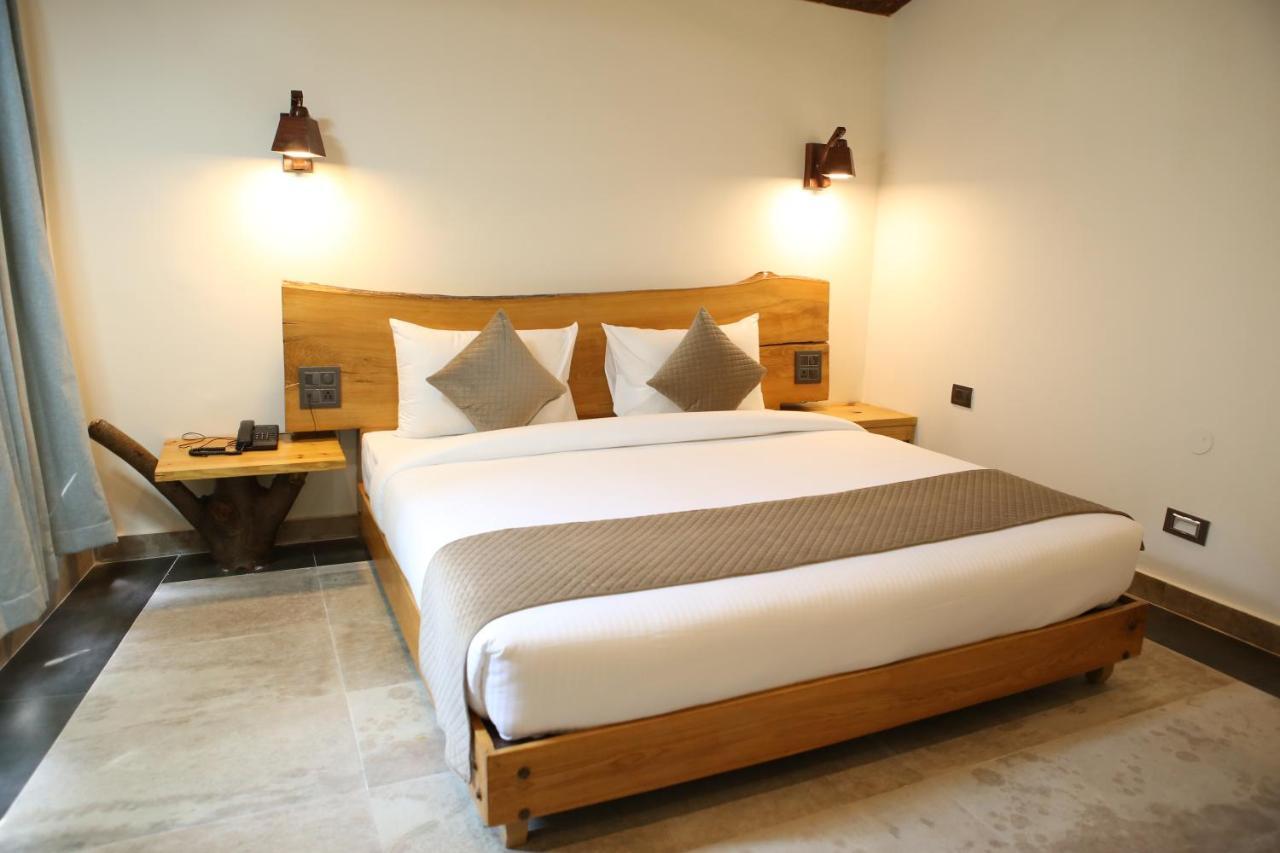 Granny'S Den Resort Rājpur 外观 照片